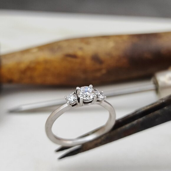 Engagement ring. 14K White gold ring with 0.53ct' Lab-Created diamonds. - Picture 4 of 10